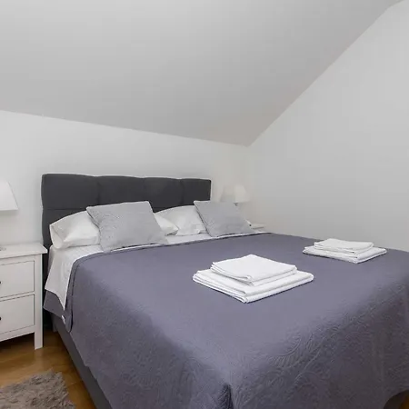 Gloria - One Bedroom With Terrace Lägenhet