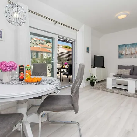 Gloria - One Bedroom With Terrace *