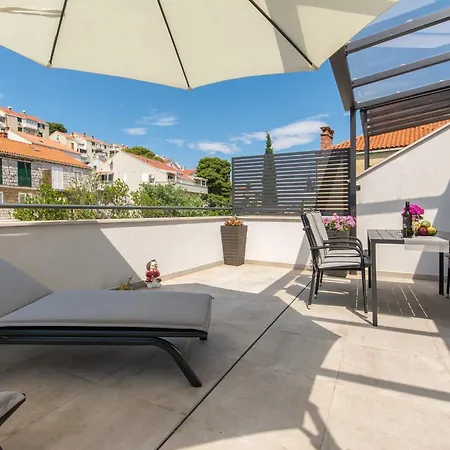 Gloria - One Bedroom With Terrace Apartman *