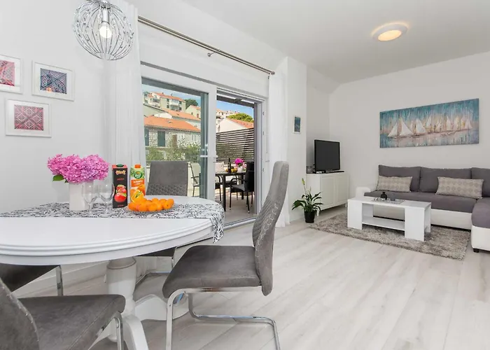 Gloria - One Bedroom With Terrace *