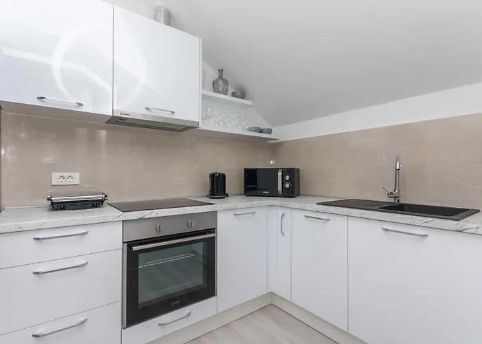 Gloria - One Bedroom With Terrace *